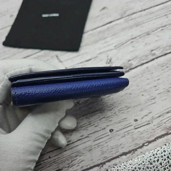 Yves Saint Laurent mini Trifold blue wallet with coin pouch, dust bag included - Picture 7 of 7